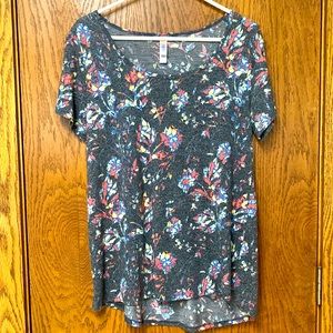 LulaRoe Swingy Top
